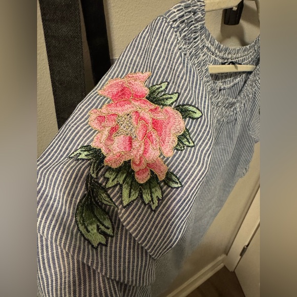 Blouse - Picture 2 of 4